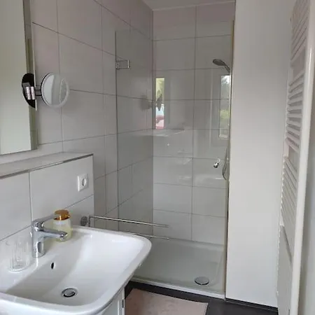 Modernes Einzimmerapartment Apartman